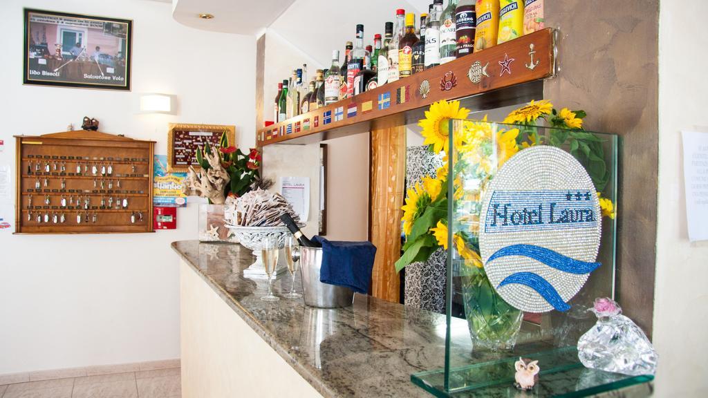 Hotel Laura Cesenatico Esterno foto